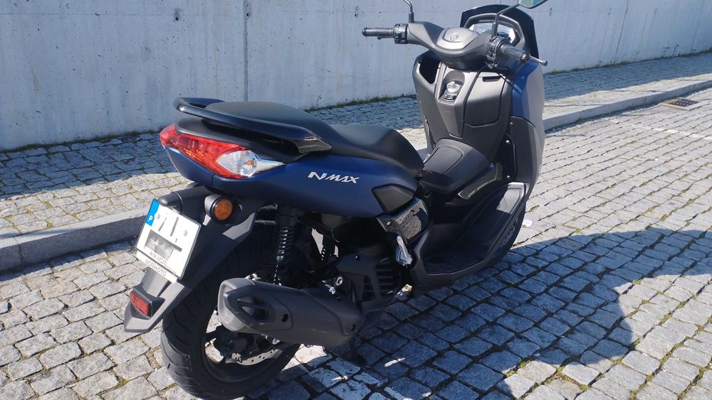 Scooter Yamaha NMax 125 connect bom estado Nov2021
