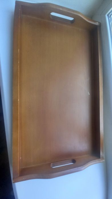 Столик из лозы со стеклом.