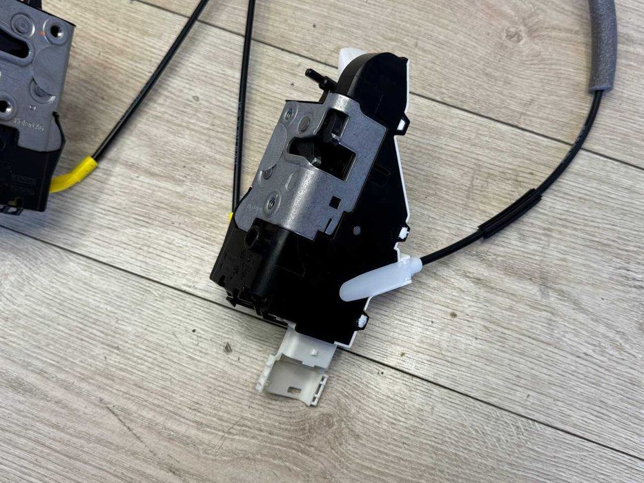 Замок дверей передній Фиат Фіат Скудо Fiat Експерт Джампі Джапми Пежо