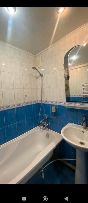 простора  чотирьох кімнатна  квартира