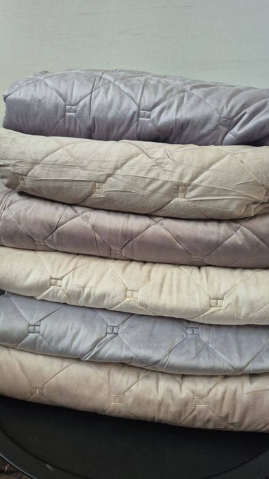 Покривало стегане та утеплене синтепоном