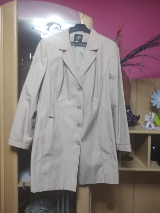 Damski jesienny płaszczyk