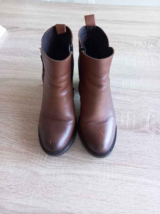 Botas Foreva em pele de salto alto