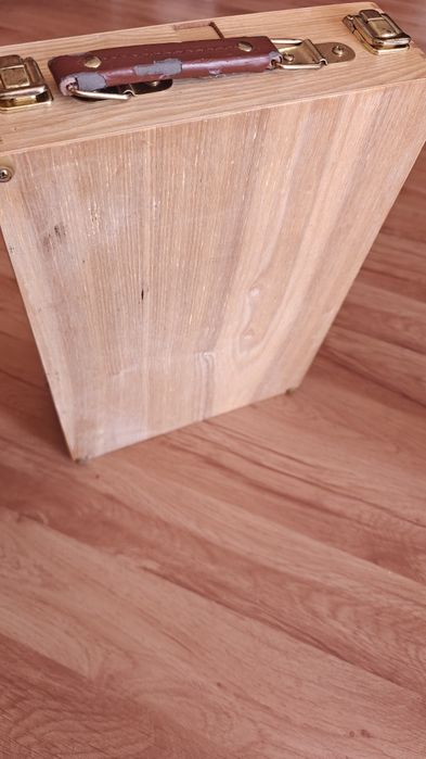 Drewniana składana sztaluga z szufladką