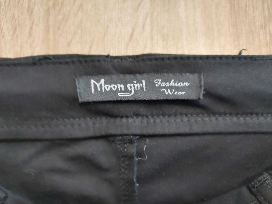 Spodnie materiałowe damskie – Moon Girl