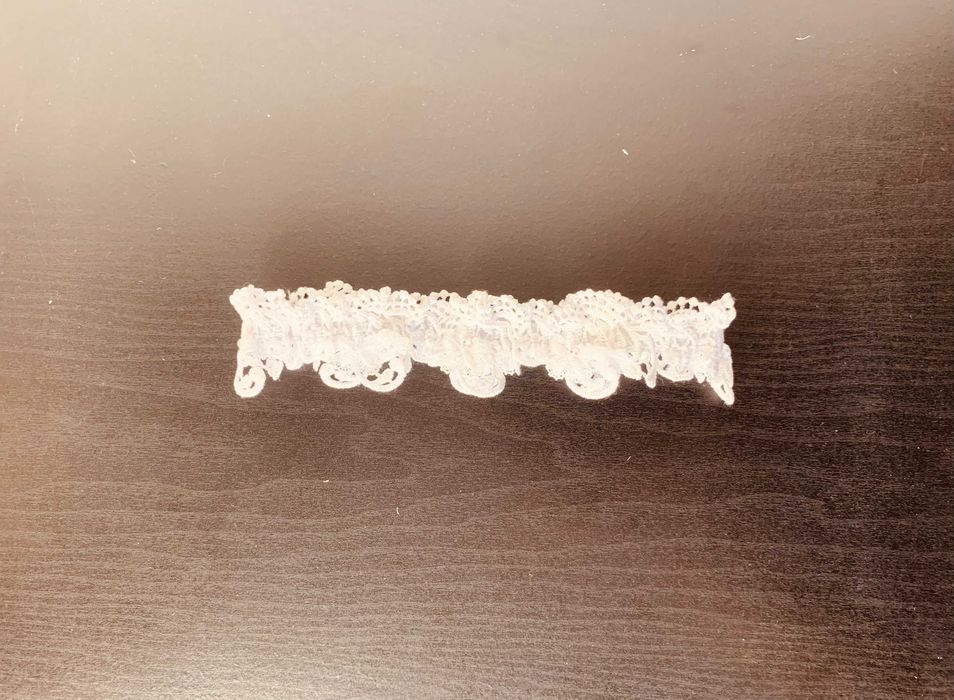 nowa podwiązka ślubna rękodzieło koronka biała kryształki AB blask