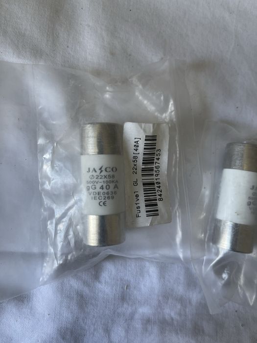2x fusivel cilindricos gG 22x58 40A e 63A