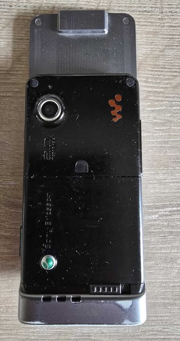 Telemóvel Sony Ericsson W910i (para colecionadores)