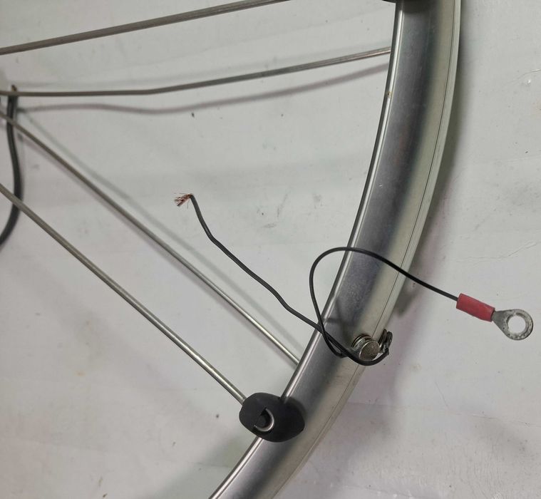 Komplet błotników do roweru rowerowe 50mm pod koło 28cali kable dynamo