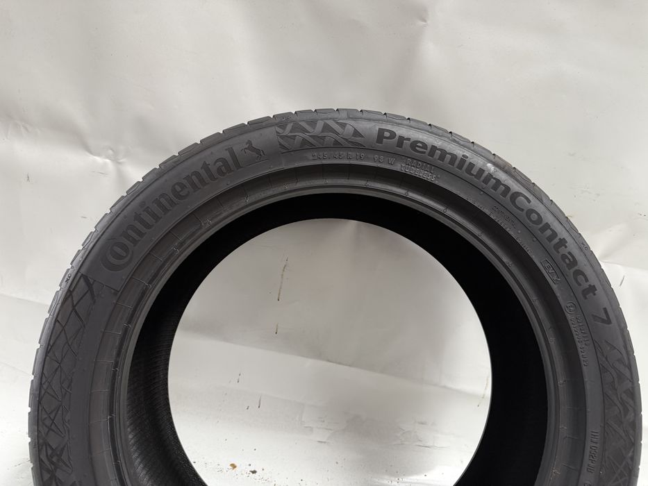 245/45/19 Continental PremiumContact 7 98W