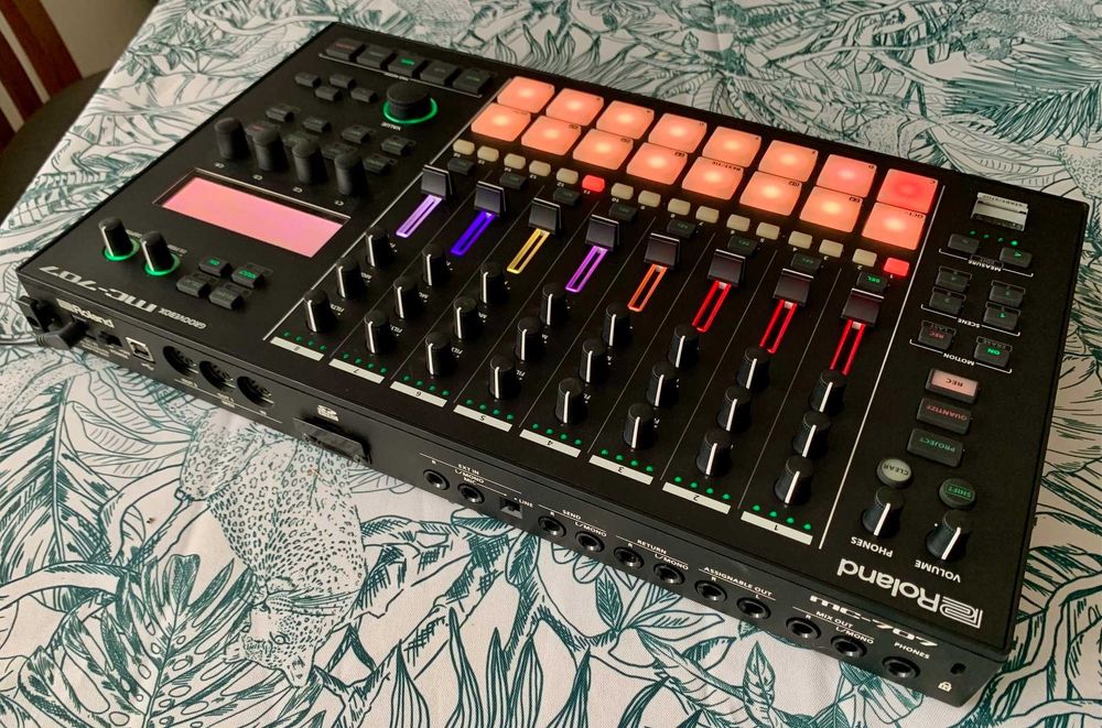 Roland Groovebox MC-707