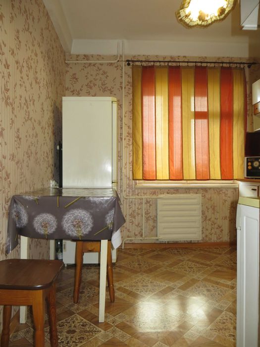 ст. метро "Героев Днепра"- 1 мин. ТЦ «Oasis». проспект Оболонский - 43