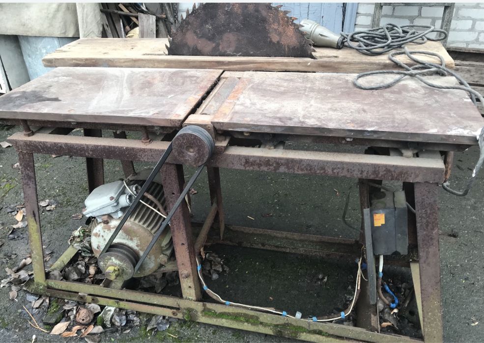 Циркулярка строкальний станок