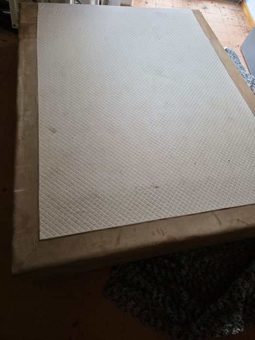 Cama capitone nova!!