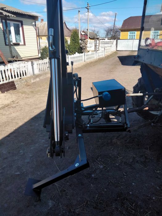 Навісний міні екскаватор