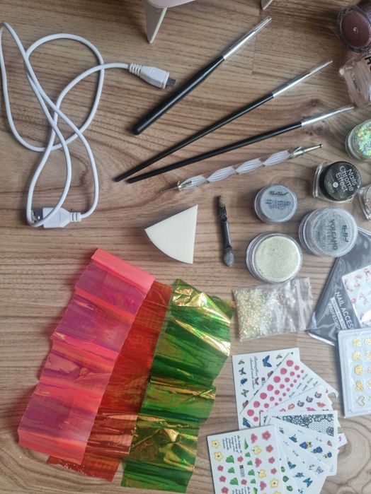 Ozdoby do paznokci manicure hybrydowego