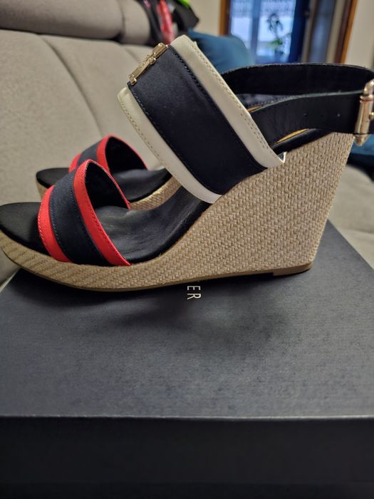 Buty na koturnie Tommy Hilfiger
