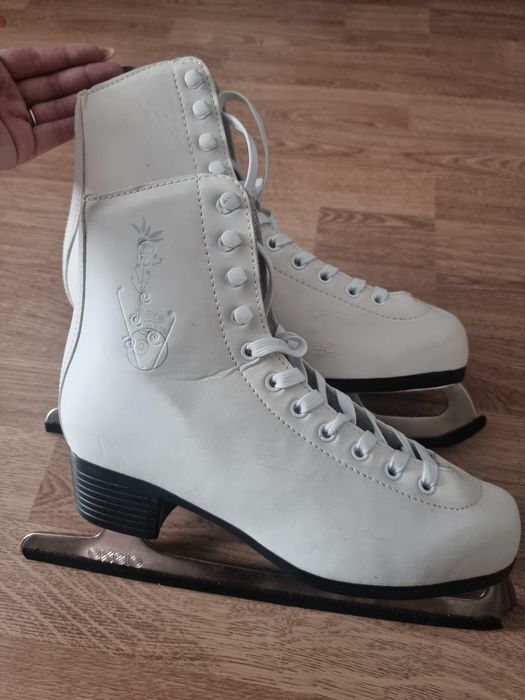 Łyżwy figurowe damskie