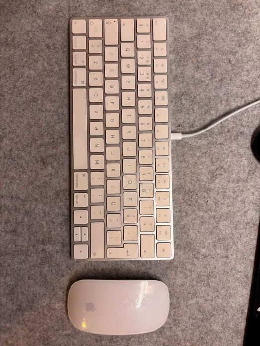 MacBook Pro 16” (2019) | Intel Core i7 6-Core | 32GB RAM | 500GB SSD | Inclui Magic Mouse