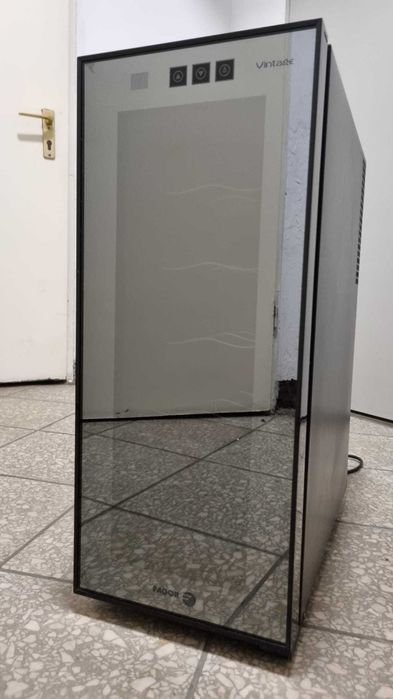 Lodówka na wino Fagor – 12 butelek – bardzo dobry stan!