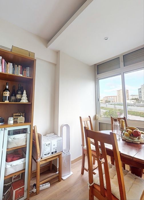 Conjunto de Mesa de jantar + 5 cadeiras