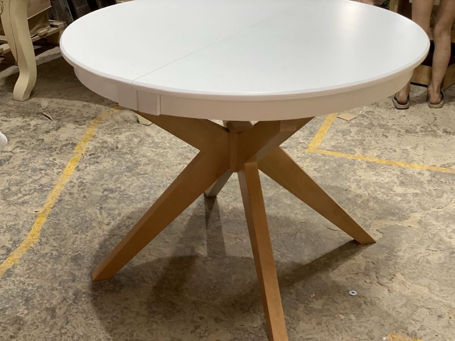 Столи для кухні з натурального дерева від виробника