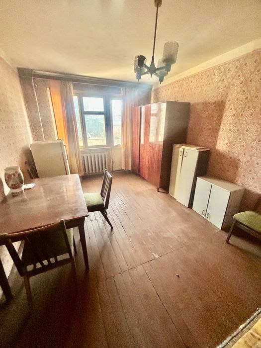 Продаж 2 х кімнатної квартири,Центр
