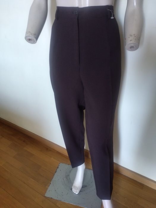Calças senhora clacicas,linha direita tam 46