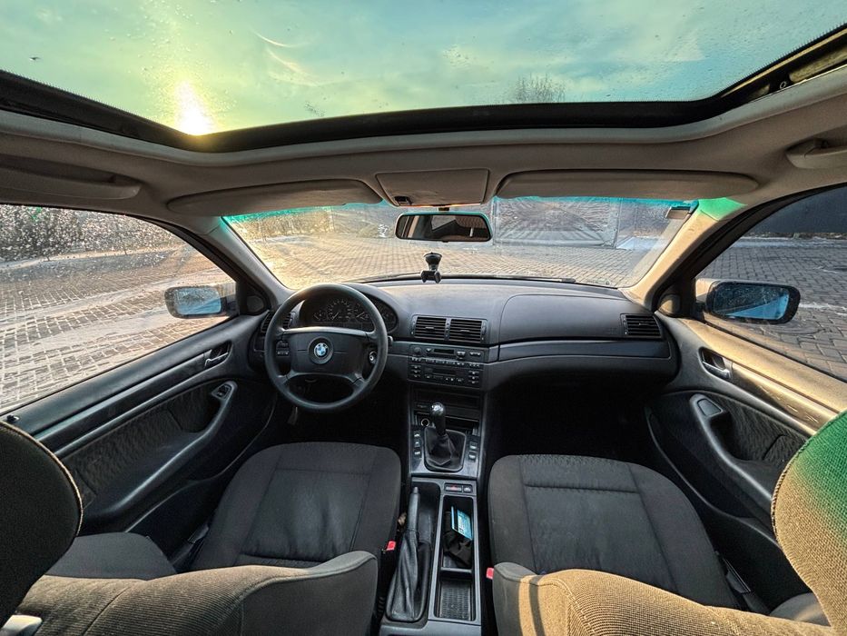 БМВ 318і універсал