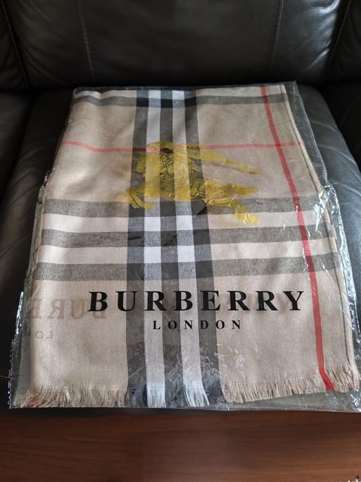 Encharpe nova da BURBERRY
