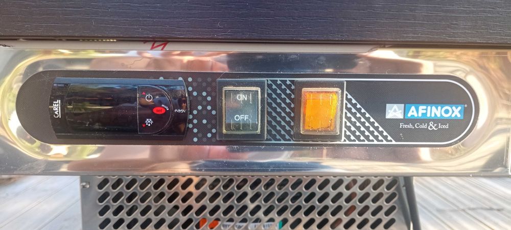 Vitrine profissional Afinox profissional quente e frio