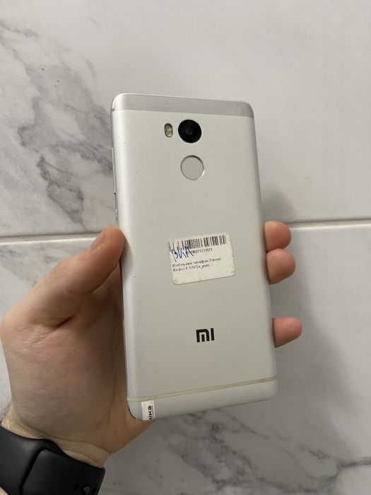 Мобільний телефон Xiaomi Redmi 4 Pro 3/32 GB в гарному стані