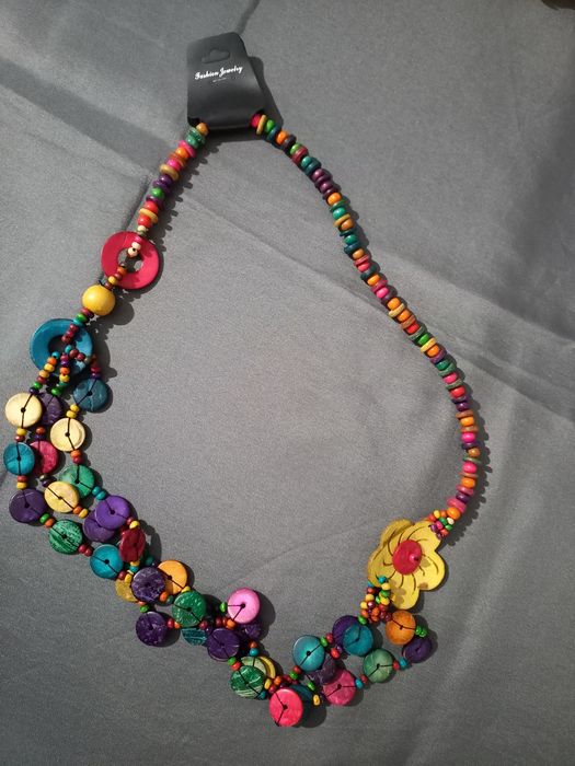 Colar de Madeira multicolor novo