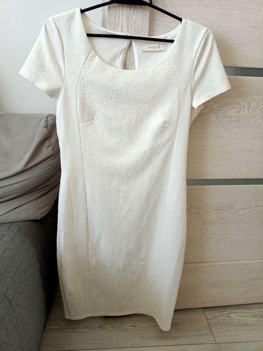Sukienka Reserved L
