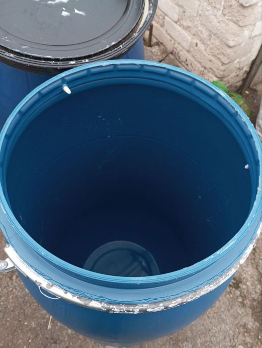 Продам бочки пластиковые 170 л.