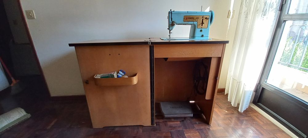 Maquina de costura Singer
