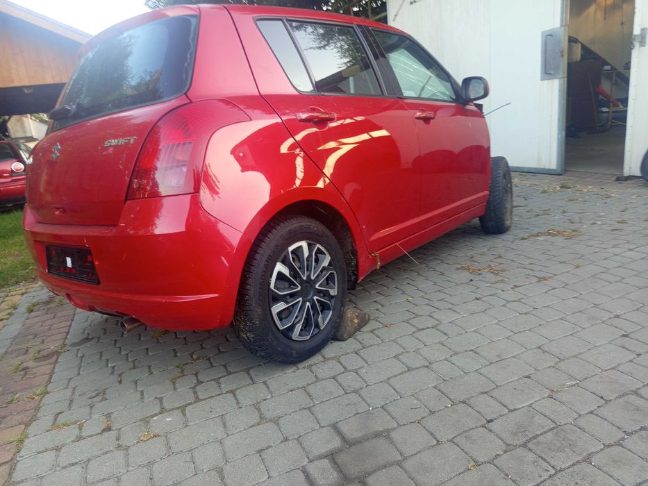 klapa tylna suzuki Swift mk6 czerwony zck