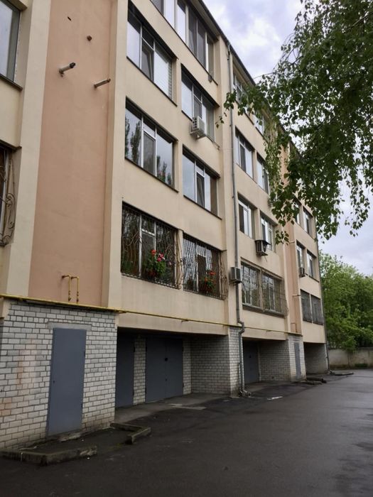 Оренда великогабаритної квартири  124 м.кв, у  Центрі, вул. Садова