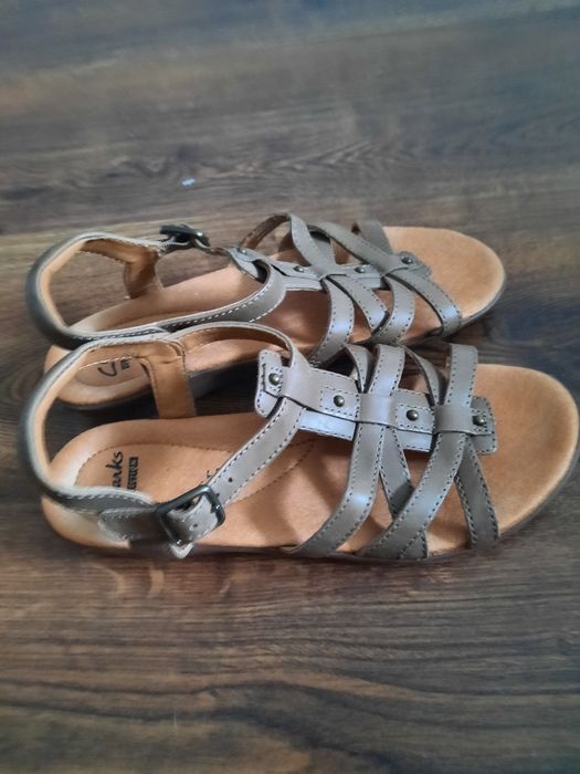 Сандали кожаные clarks 23.5 см стелька