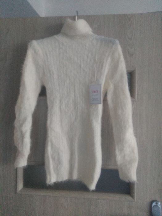 Nowy z metką puszysty golf