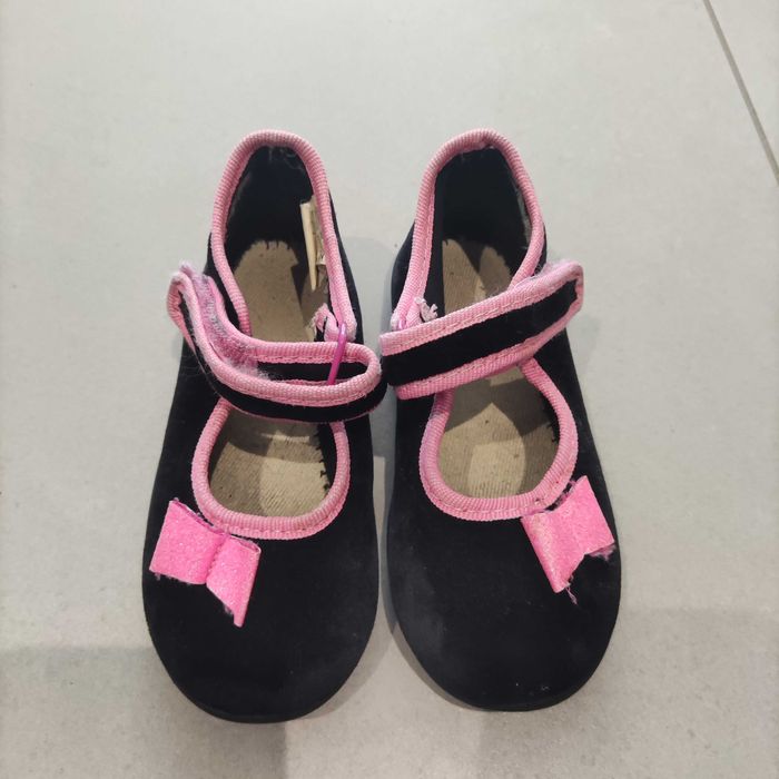 Śliczne aksamitne balerinki rozmiar 24