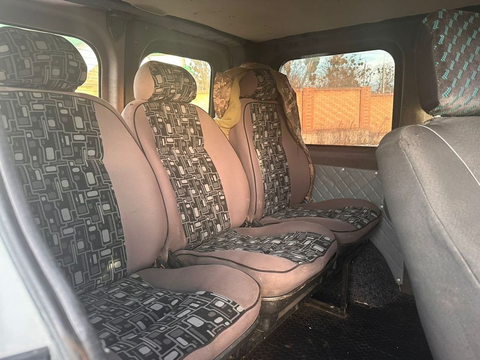 Opel vivaro 9 місць