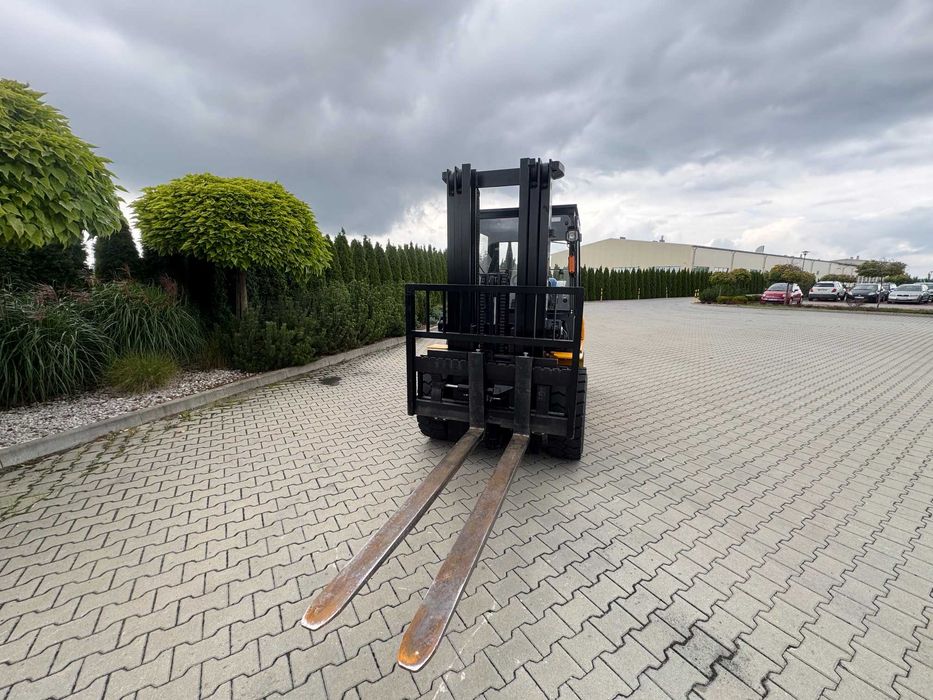 Wózek Widłowy z Kabiną Hangcha Seria R 5,0T 5,0M CPQYD50-RXW57 GM 165Mth