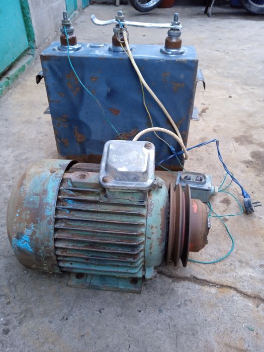 Электро двигатель с конденсатором.