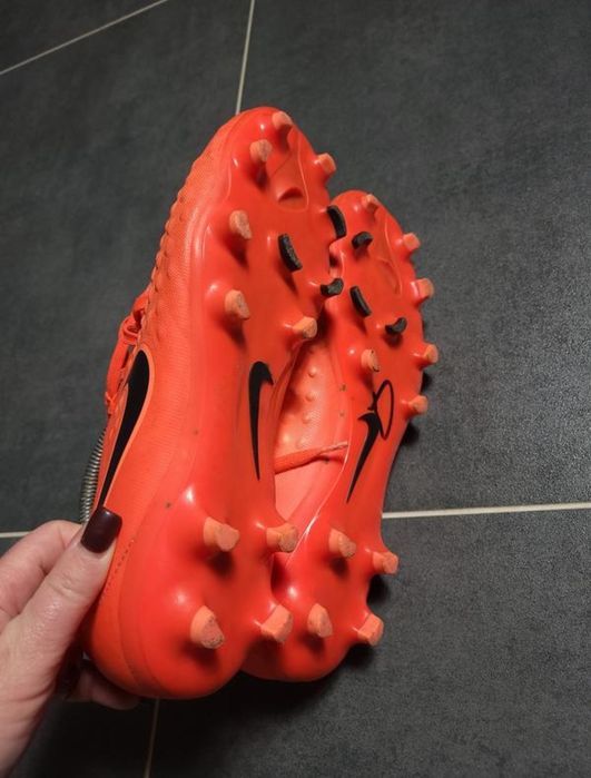 бутси, копочки NIKE MAGISTA