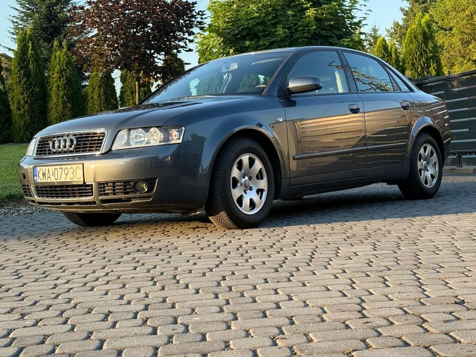 Audi A4 Limousine Oryginalny przebieg XENON, brak korozji , bezwypadkowy , benzyna,