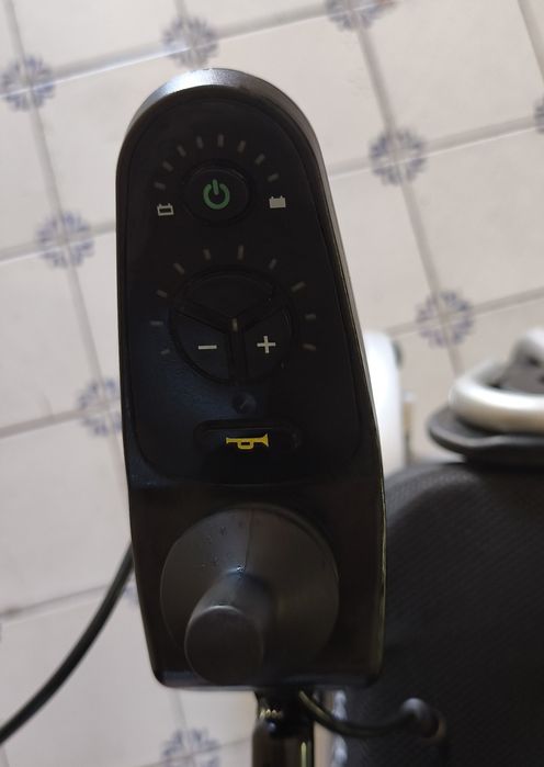 Cadeira de rodas elétrica Troya Plus Ultra