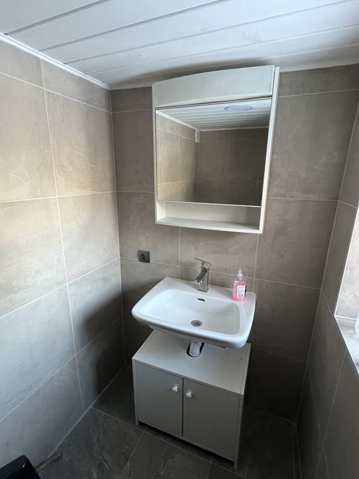 Оренда будинка з подвір’ям— багато місця, закрито