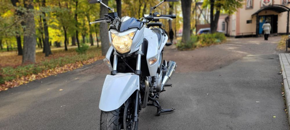Suzuki GSR 250. 2015p. Сузукі.