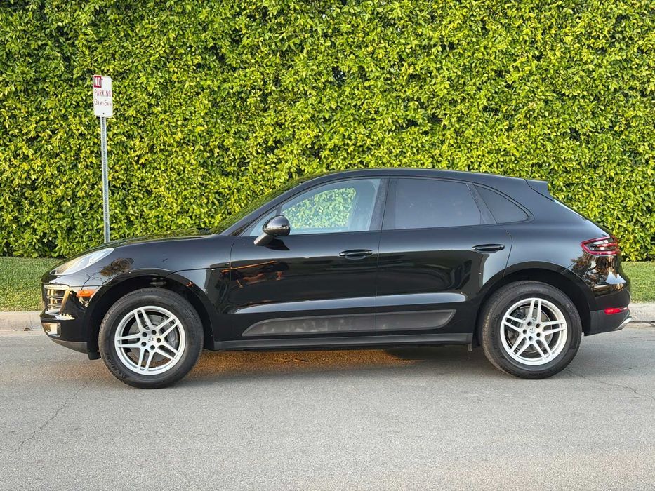 Porsche Macan      2017